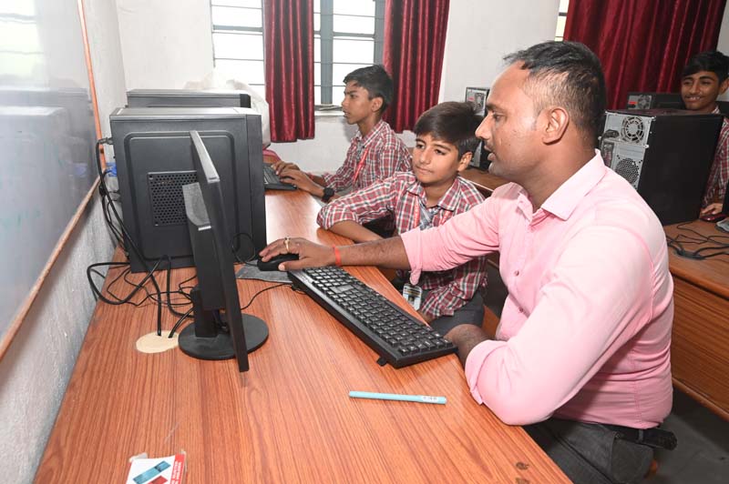 computer lab image 2